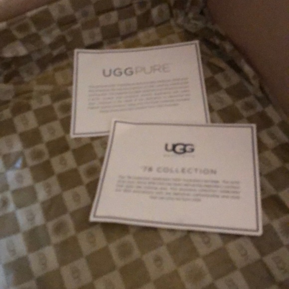 Women Ugg Classic Short Black Boot Size 6 - Picture 5 of 9